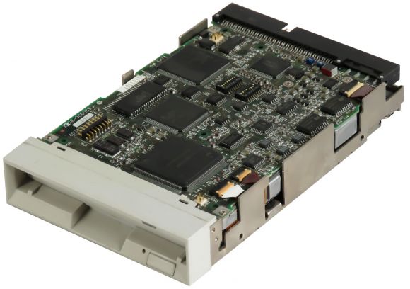 FUJITSU M2513A2 MO SCSI 50-PIN 3.5'' CA01338-B201